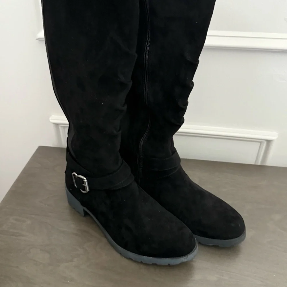 UNR8ED Black Suede Knee High Boots Size 10W